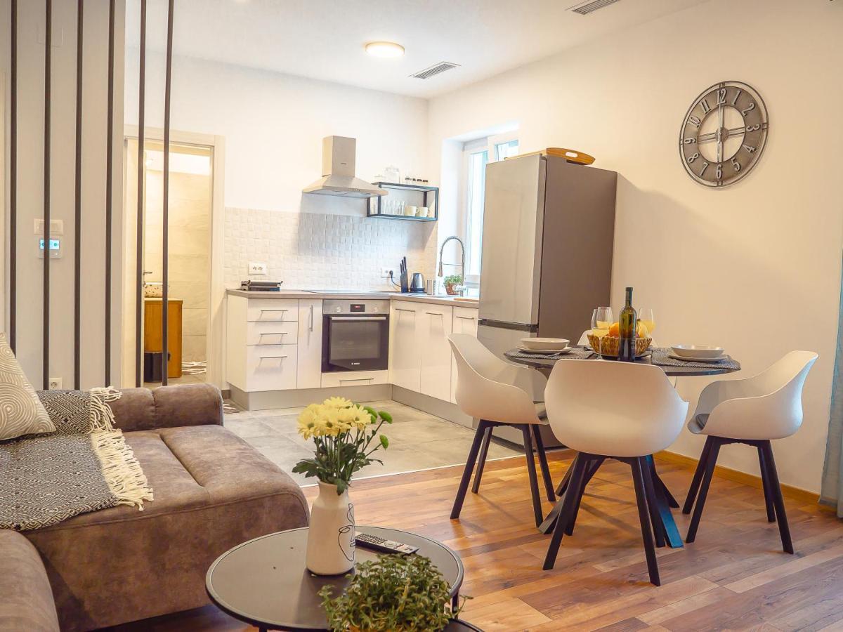 Apartmani Dora & Luka Рийека Екстериор снимка